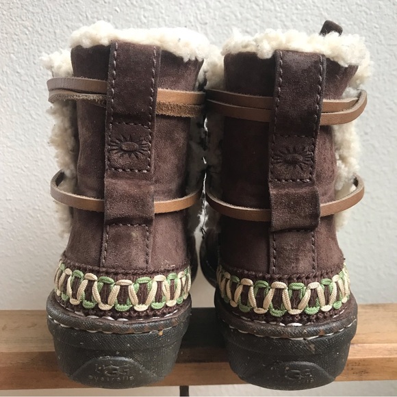 UGG Australian Cove, Brown Suede, size 5 - Picture 2 of 13